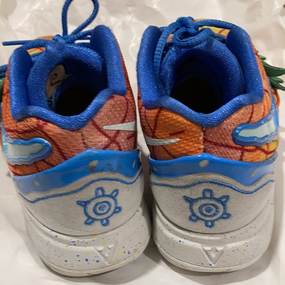 pineapple shoes spongebob